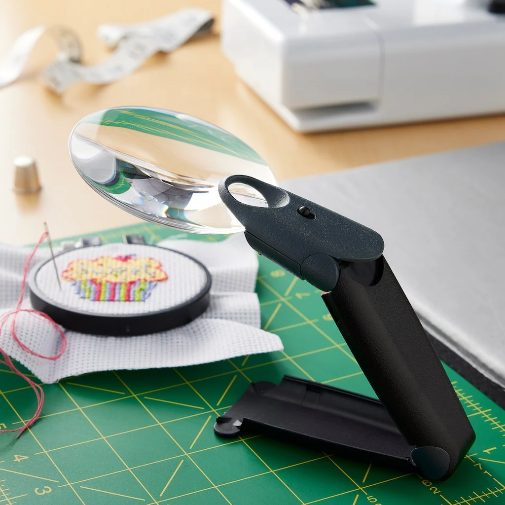 Best reviews of 🥰 Hand & Stand Magnifier with LED by ArtMinds™ ❤️ - Image 2